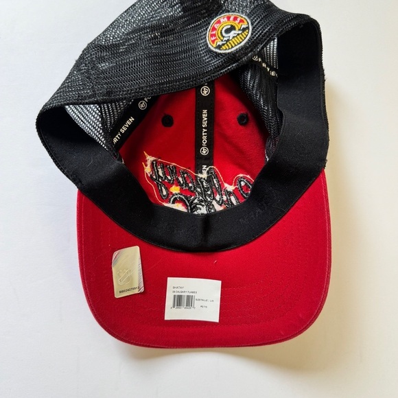 NWOT Calgary Flames NHL Baseball Cap Hat 47 Stretch Fit Black Red Sz L-XL - Picture 5 of 11